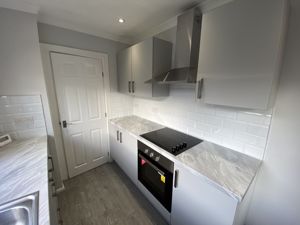 KITCHEN 2- click for photo gallery